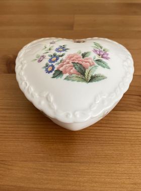 COALPORT 科尔波特 Mayfield 1991年心形纹饰首饰盒 装饰盒 瓷罐