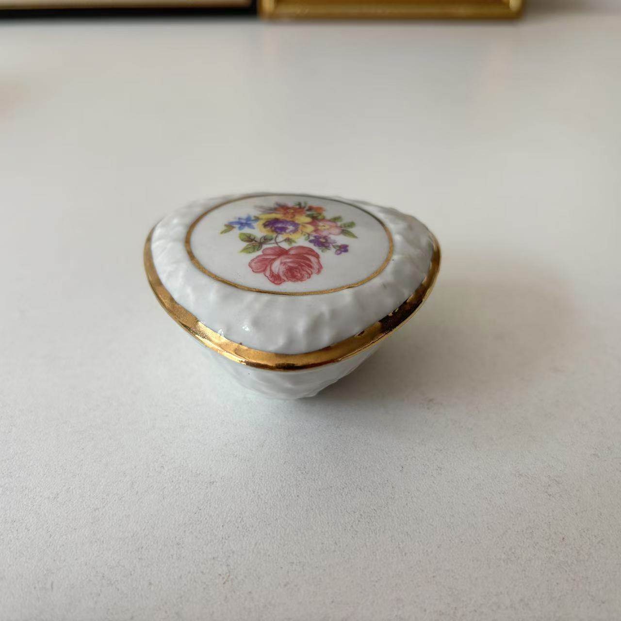 PM 德国瓷器收藏 Dresden 三角描金首饰盒 Vintage 中古瓷盖罐,家居饰品,装饰摆件,淘宝优惠券,粉丝福利购,淘宝优惠卷