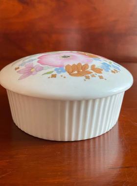 Wedgwood 韦奇伍德 英国骨瓷摆件首饰盒 西洋中古花卉收藏罐 盖罐