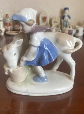 Under Glaze 德国 中古手绘摆件瓷偶 女孩与奶牛瓷器装饰瓷娃娃