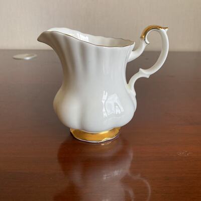 Royal Albert 皇家阿尔伯特 ValDor 黄金谷仙女英国骨瓷奶壶 奶杯