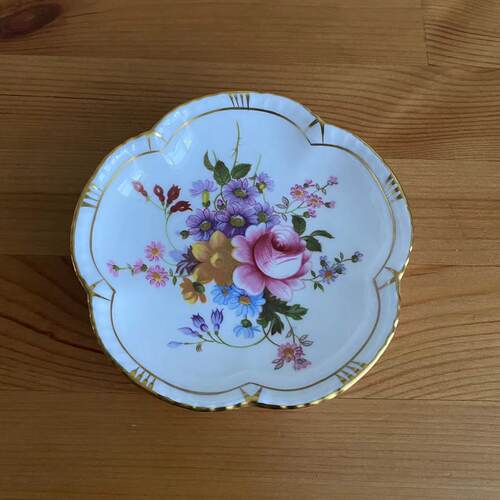 Royal Crown Derby 皇家皇冠德贝 1980年五瓣花 花束瓷碟描金小碟