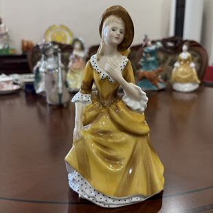 Royal Doulton 皇家道尔顿 1968年 Sandra桑德拉西洋收藏瓷偶摆件