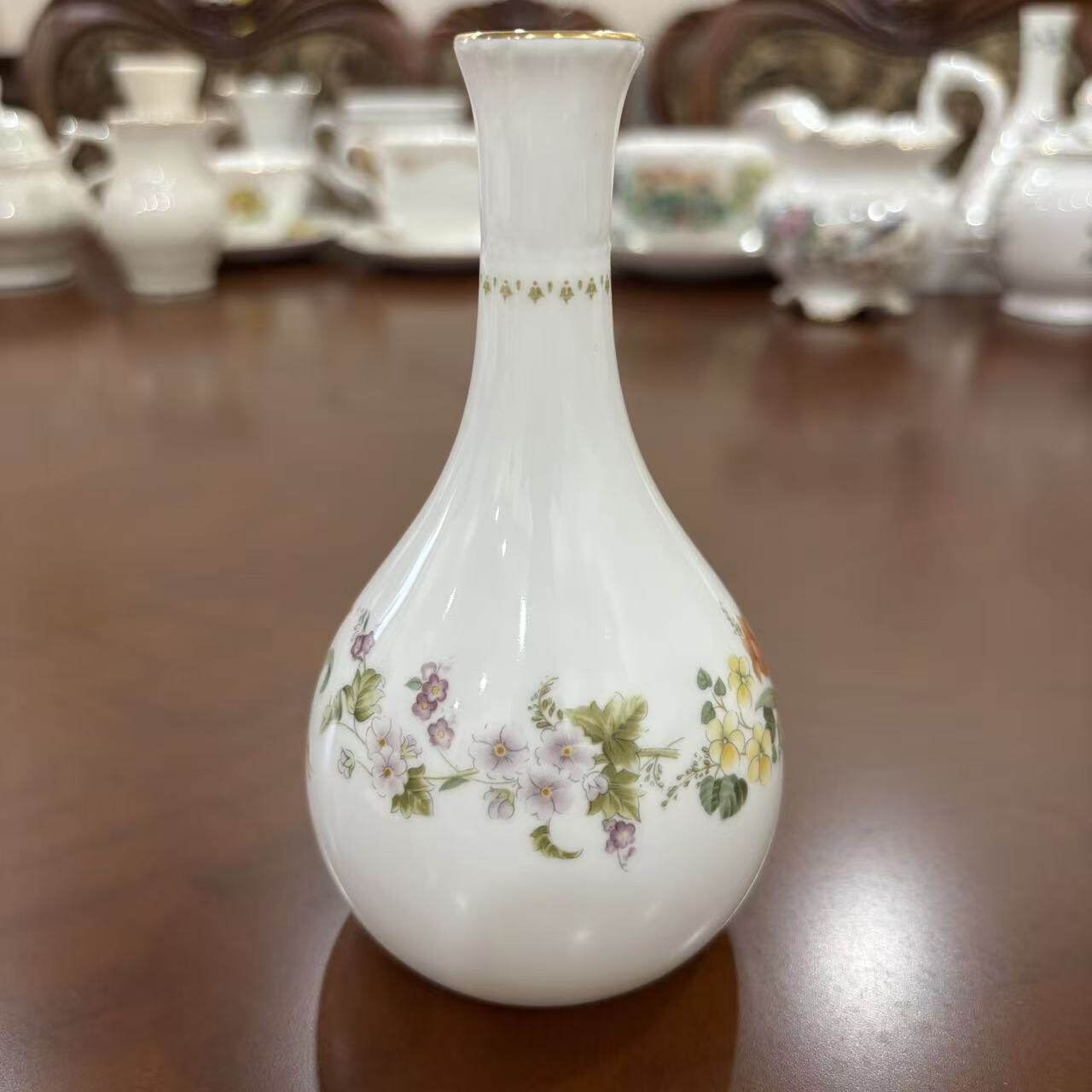 Wedgwood 韦奇伍德 Mirabelle 英国骨瓷描金装饰小花瓶 摆件瓷瓶