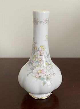 Royal Albert 皇家阿尔伯特 1985年 Butterfly Days 蝴蝶花瓶瓷瓶