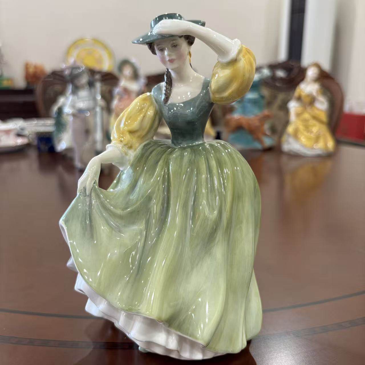 Royal Doulton 道尔顿 1963年 Buttercup 英国中古收藏瓷偶瓷摆件