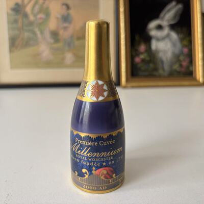 Royal Worcester 皇家伍斯特 2000年千禧纪念收藏孤品 小酒瓶摆件