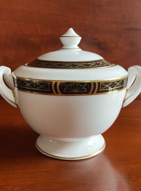Royal Worcester 1979年 皇家伍斯特糖罐盖罐 Mountbatten 骨瓷缸