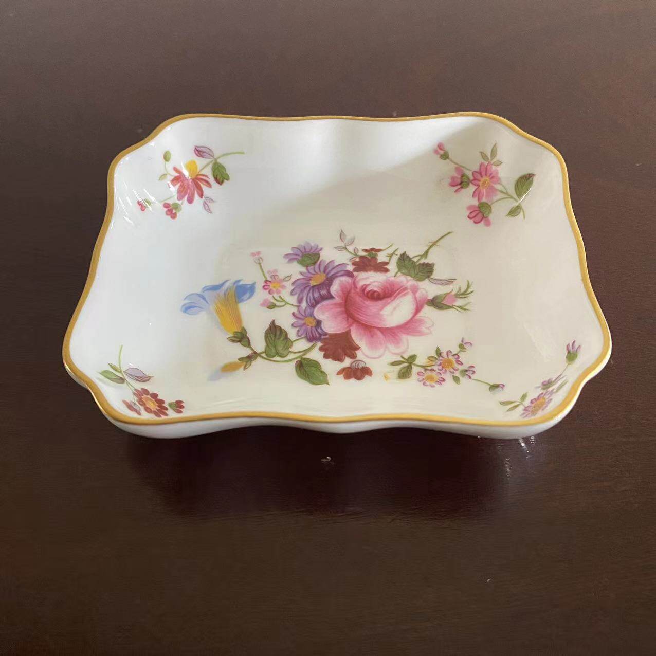 Royal Crown Derby 皇家皇冠德比 描金花束长方首饰盘 装饰瓷碟摆
