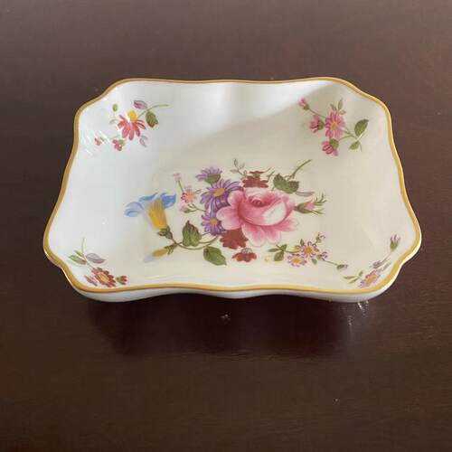 Royal Crown Derby 皇家皇冠德比 描金花束长方首饰盘 装饰瓷碟摆