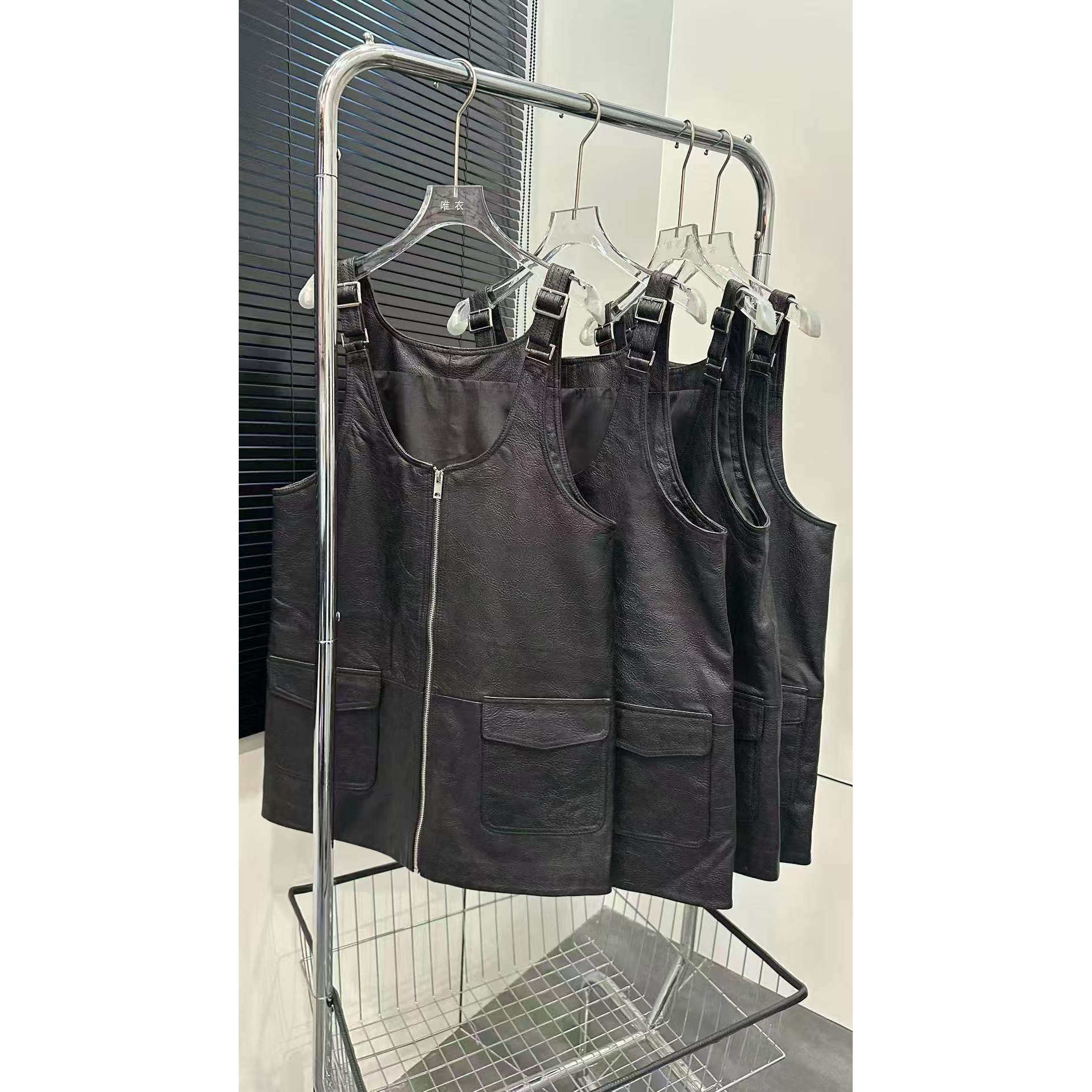 新款真皮休闲风绵羊皮无袖背带裙女中长款多口袋工装裙拉链背心裙,女装/女士精品,皮衣,淘宝优惠券,粉丝福利购,淘宝优惠卷