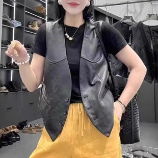 网红同款真皮百搭显瘦V领单排扣马甲短款无袖宽松绵羊皮女款坎肩