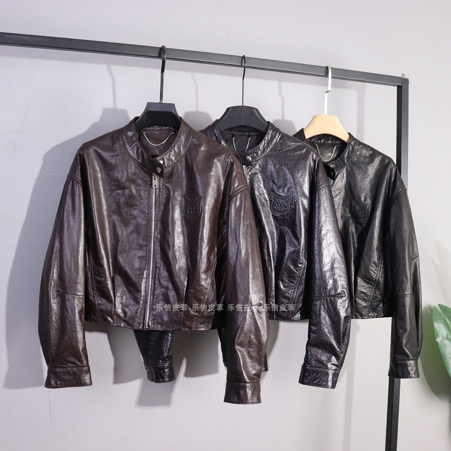 洋气新款真皮皮衣女绵羊皮时尚气质百搭休闲复古圆领简约短款外套