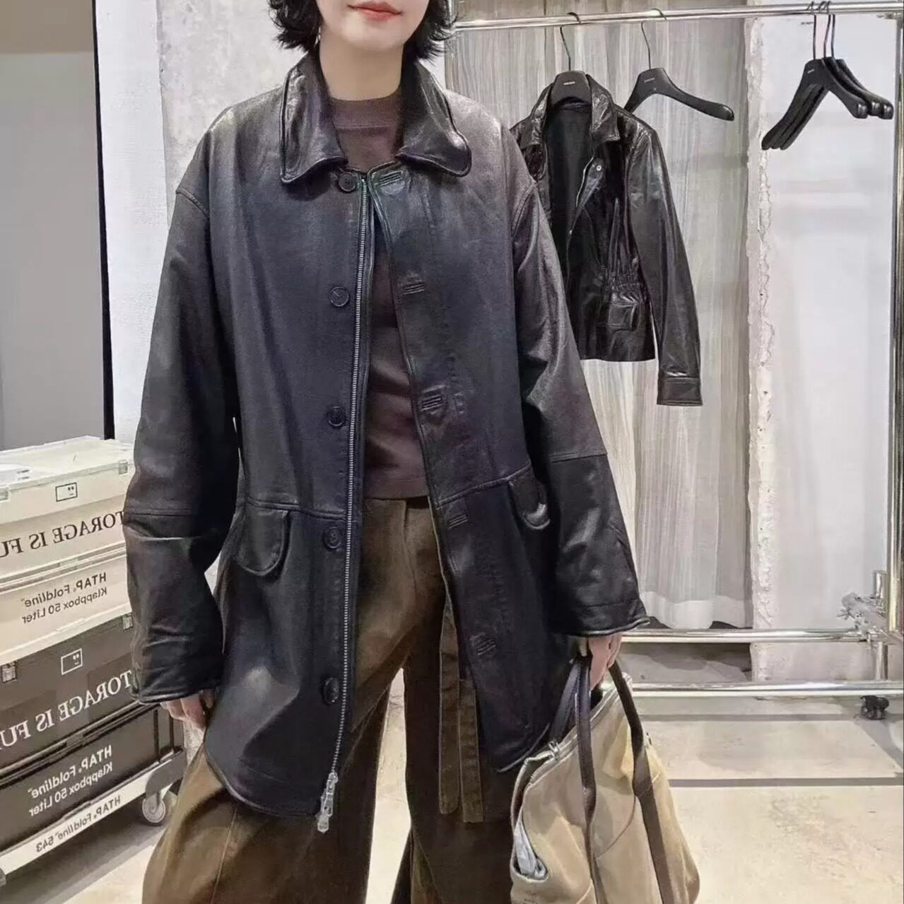复古廓形真皮翻领中长款皮衣女