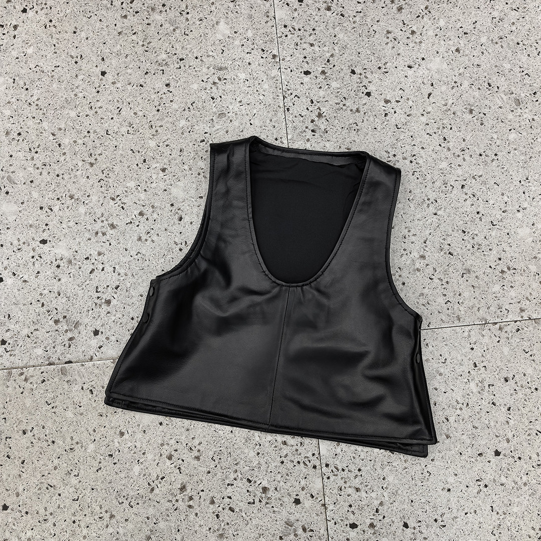 时尚真皮U领显瘦女款无袖马甲