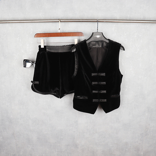 秋冬新款真皮中国风休闲马甲女 绵羊皮拼接金丝绒V领坎肩短裤套装
