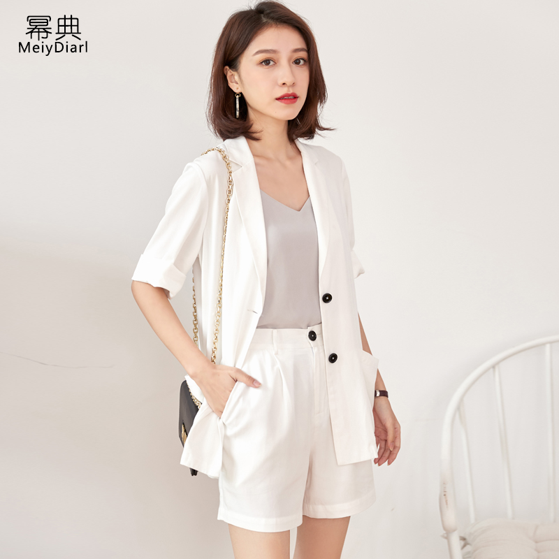 雪纺西装外套女春夏薄款2020新款韩版气质网红小西服白色短裤套装