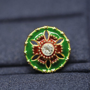 绿色点油红色金属水钻纽扣花纹时尚 毛衣 个性 独特外套西服大衣开衫