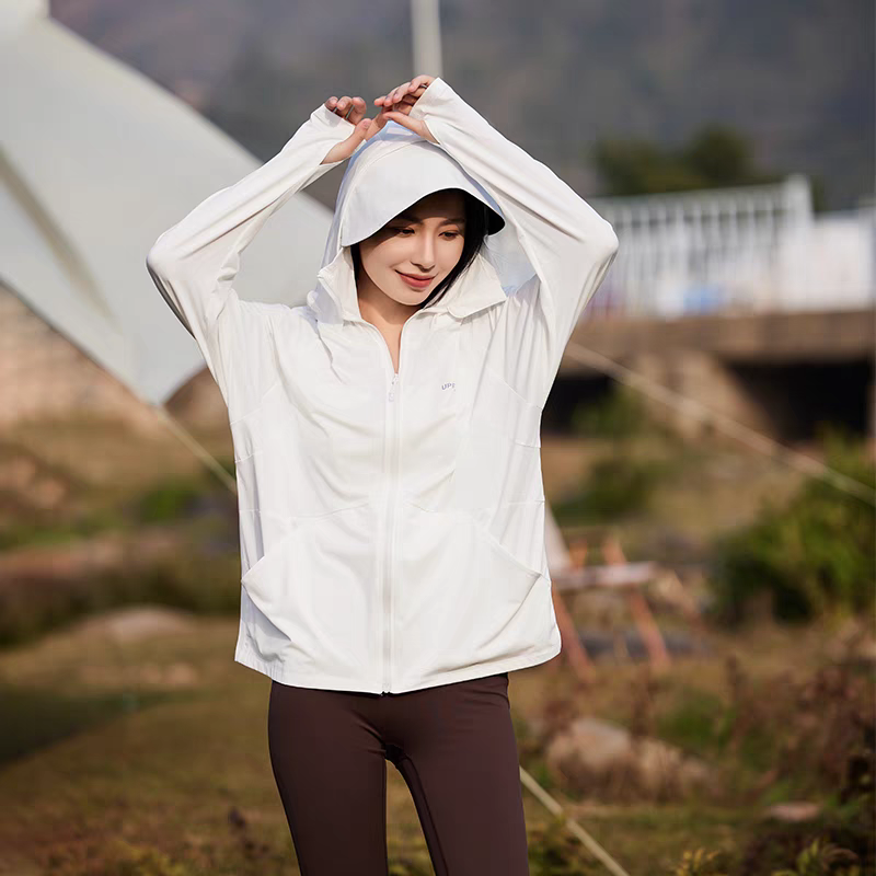 ��ɫ M ��ά˹��˿��ɹ��Ů�ļ�50+�������߻��ֿ���͸����ñ�ƶ��ɹ��