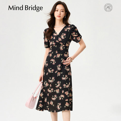 MindBridge收腰显瘦V领碎花裙