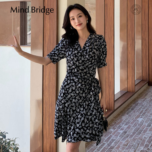 MindBridge法式通勤V领碎花短裙