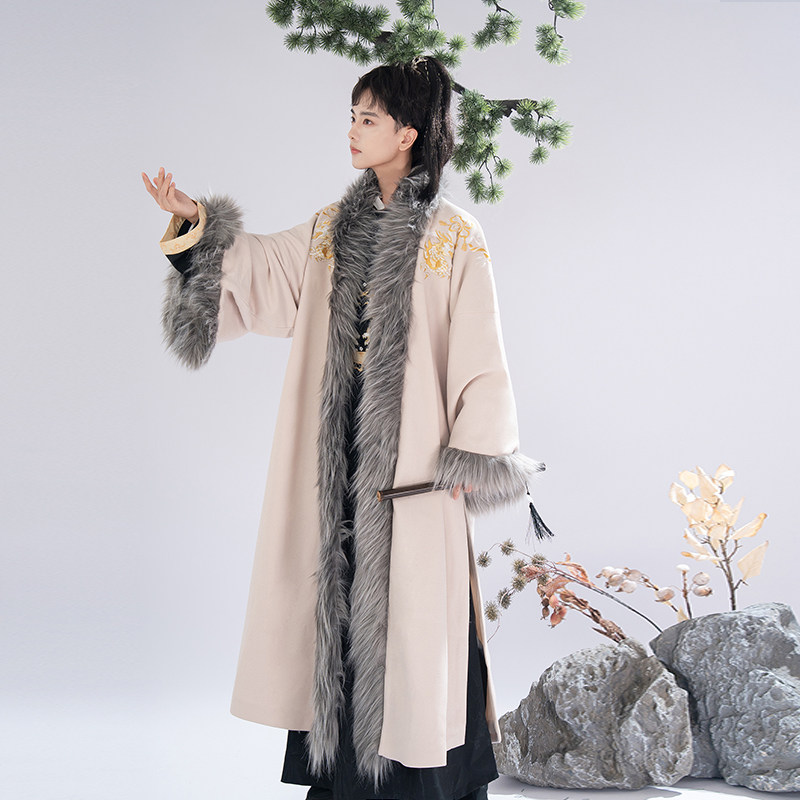 汉尚华莲临雪丹书唐制圆领袍图片