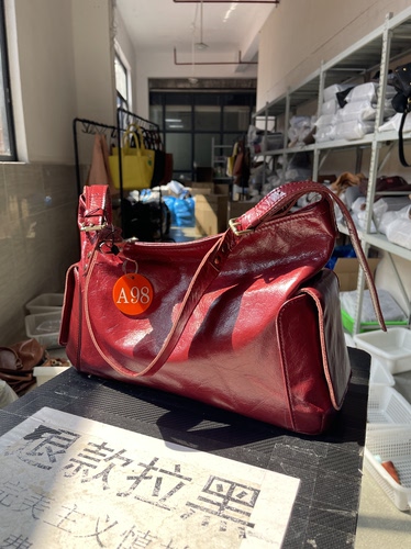 香香皮系列 倒闭清仓 hobo 腋下女包 头层牛皮 植鞣油蜡皮36cmA98