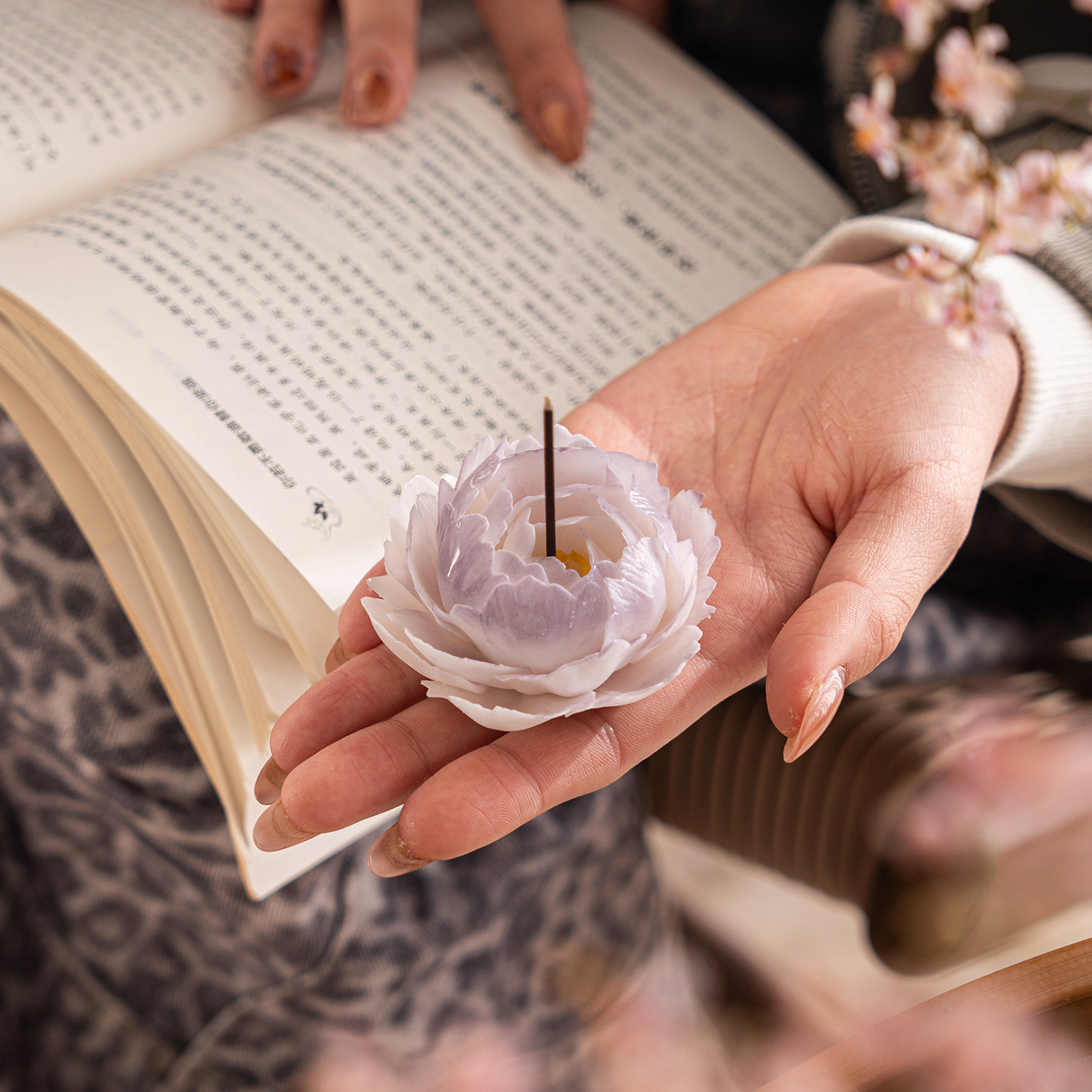 凝紫色白瓷手捏花牡丹线香插茶宠摆件精致简约高颜值中国风摆件