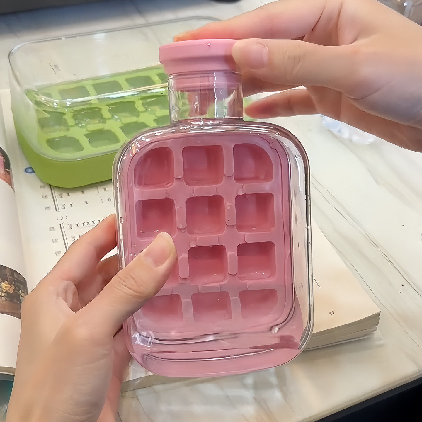 三合一按压式冰格水杯图片