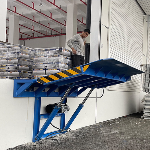 壁挂式升降机固定登车桥车间装卸平台叉车过道月台斜坡上货升降台