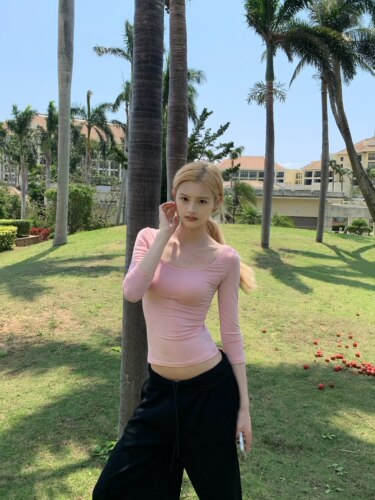 E7Q8 纯欲性感显瘦方领长袖t恤女早秋修身打底衫内搭弧形下摆上衣