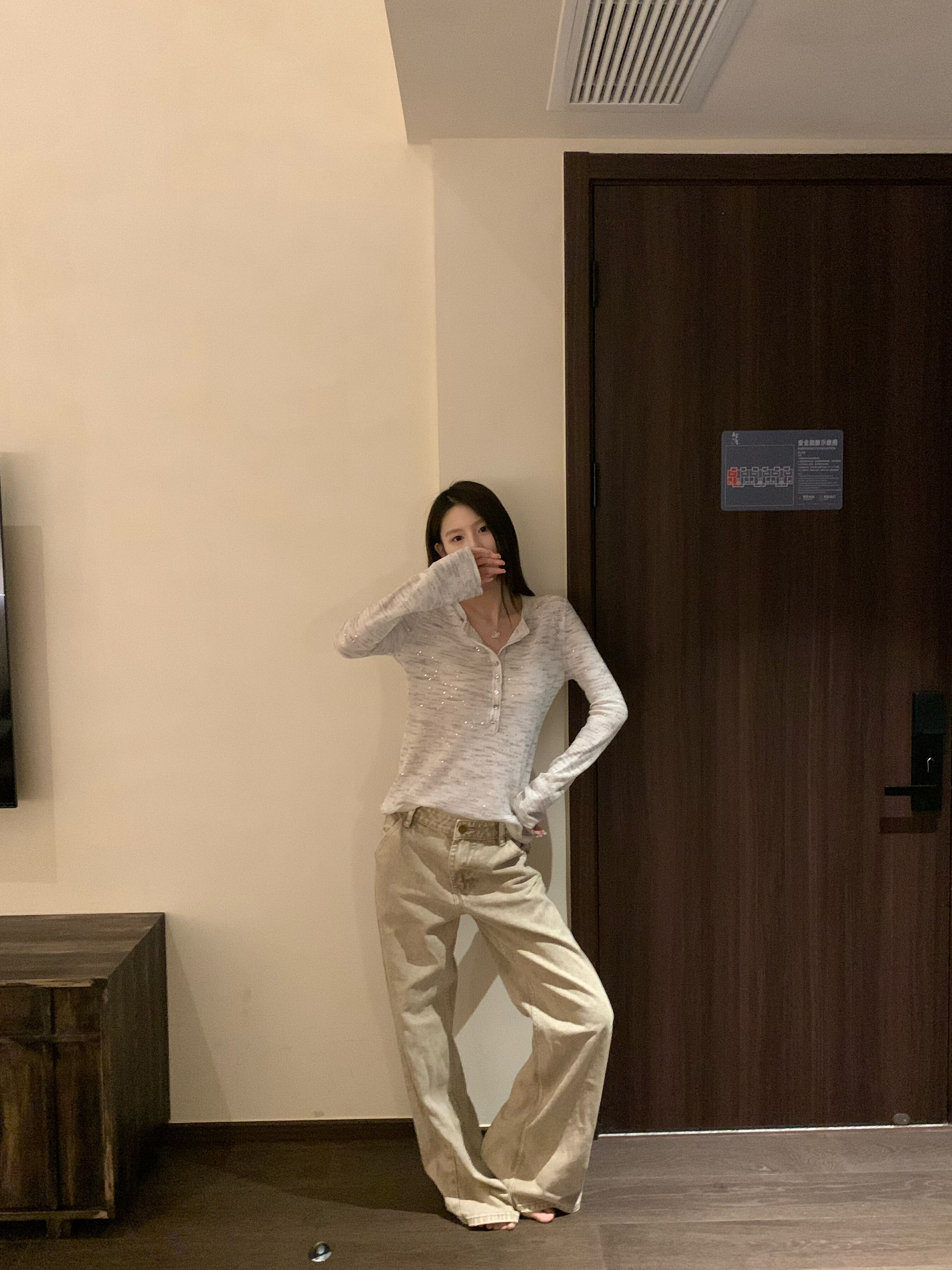 E7Q8 新款水洗牛仔裤女直筒宽松显瘦裤图片
