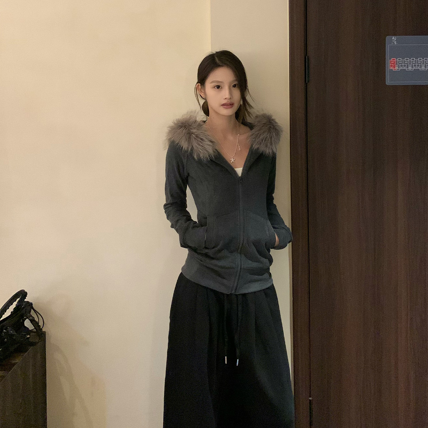 E7Q8 韩系纯欲毛领连帽拉链开衫外套女收腰显瘦百搭高级时尚上衣图片