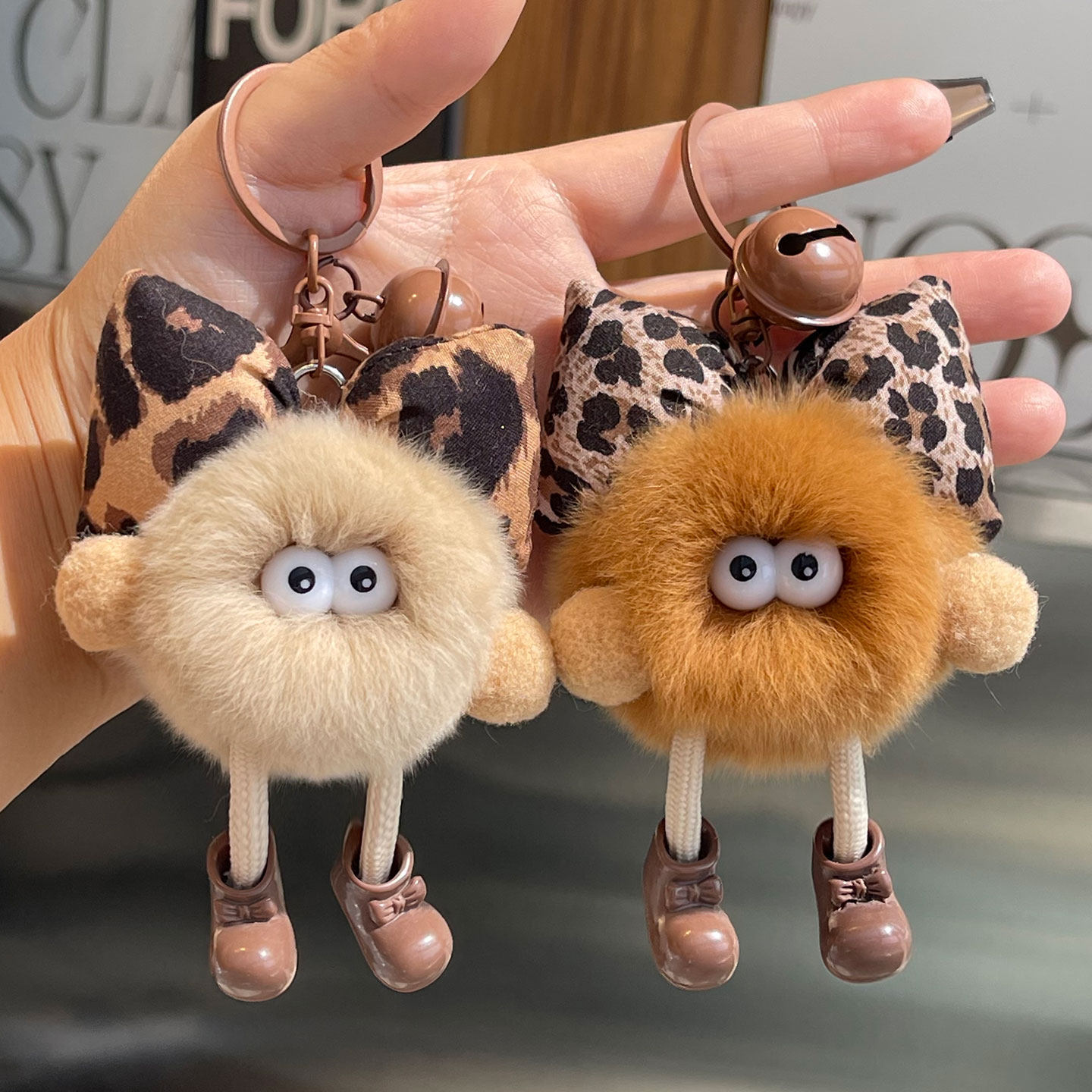 真獭兔毛可爱豹纹蝴蝶结小煤球包挂饰书包公仔卡通玩偶钥匙扣挂件