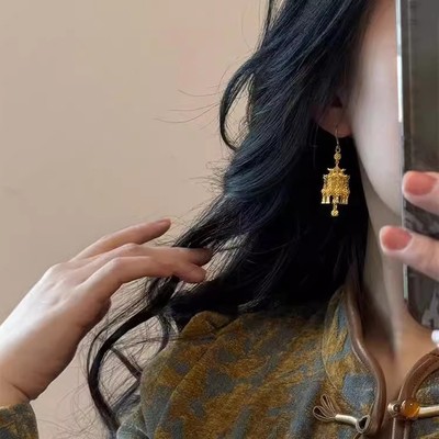 黄金色阁楼宫灯耳钩结婚仿三金古