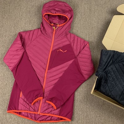 户外运动徒步登山轻薄羽绒服短款女冬季修身连帽保暖简约休闲百搭