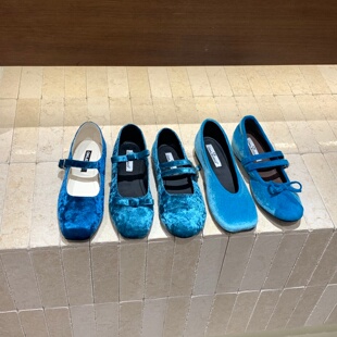 雾霾蓝系列!2026年春夏新款法式复古丝绒圆头浅口一字玛丽珍单鞋