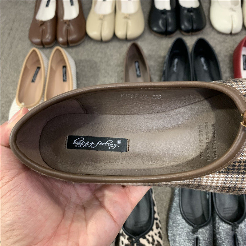 OMG, You NEED These! Trendy Tabi Flats – Retro Plaid Summer INS Style - Taobao product photo 4