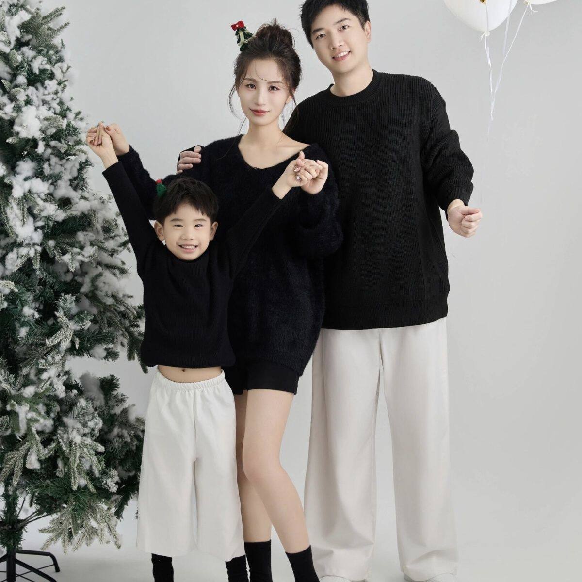 一家三口拍照写真时尚亲子装新品