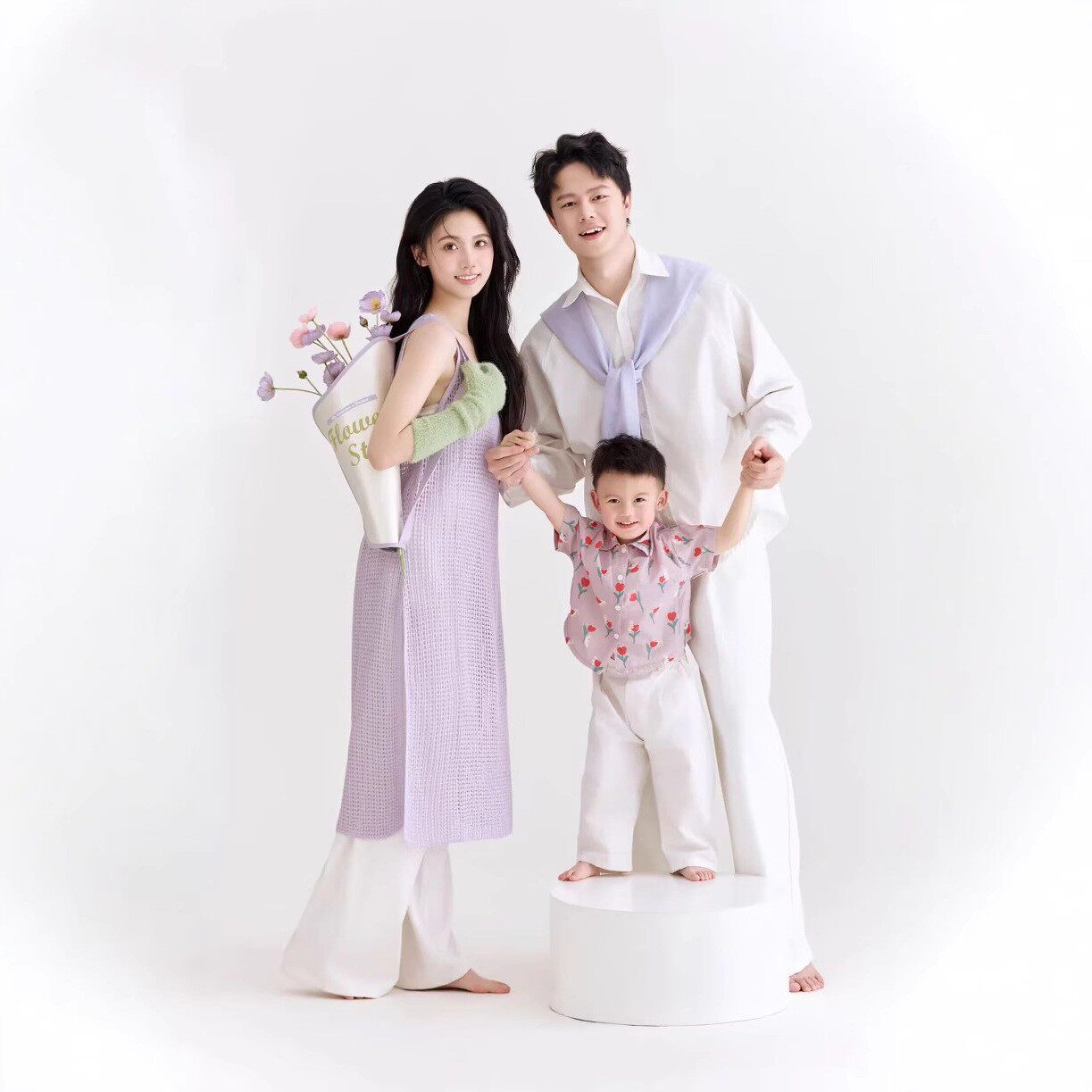 影楼新款亲子装爆款清新甜美高级一家三口氛围感紫色针织写真服装