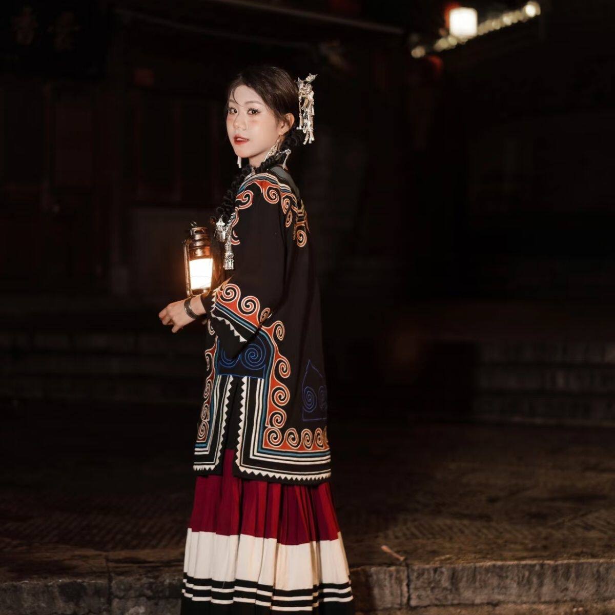 乌蒙彝裳彝族传统民族服装女上衣裙子民族风套装贵州千户寨大凉山