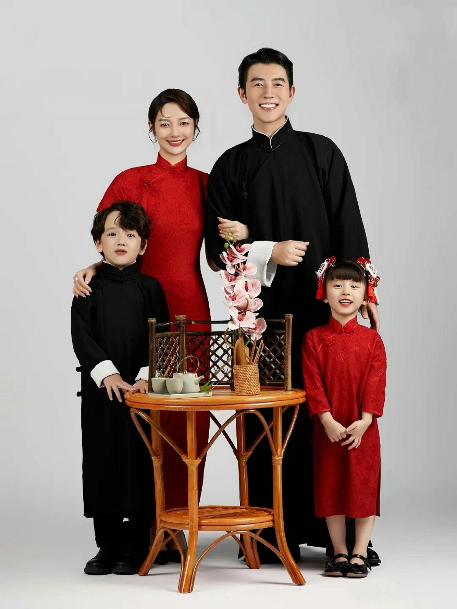 展会一家四口复古民国风亲子服饰