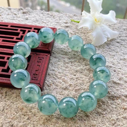 缅甸翡翠冰种飘花手串女油青玉石手链单圈母亲节处理翡翠散珠串珠