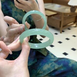 青碧含翠冰糯种薄荷绿色玉石手镯翡翠平替飘绿扁条女款葡萄肉色