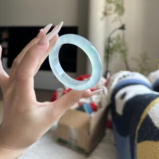 青冥凝霜冰蓝色冰种玉石手镯2026新款轻奢翡翠平替石英岩玉女手饰