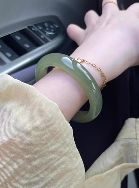 青梅煮雨和田玉平替玉镯女款