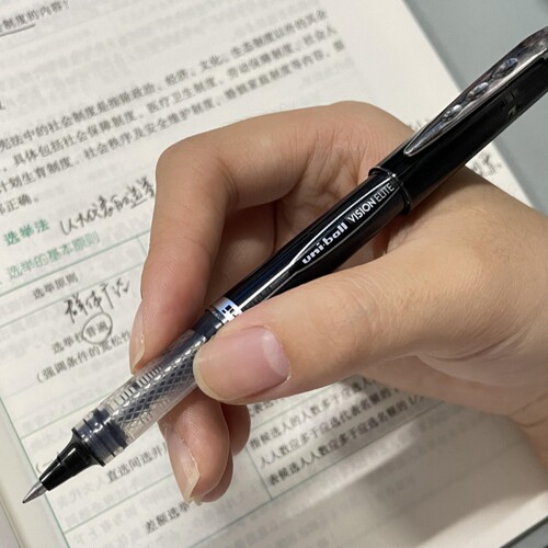 UNI三菱反重力设计中性笔直液式