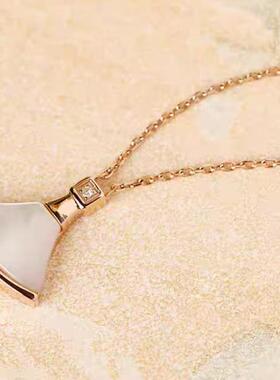 玫瑰金钻石扇形小裙子贝母轻奢高级感锁骨