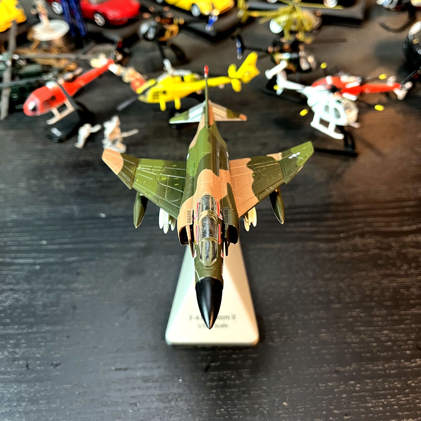 1:144合金飞机模型F-4鬼怪战斗机东南亚三色迷彩涂装配合金支架