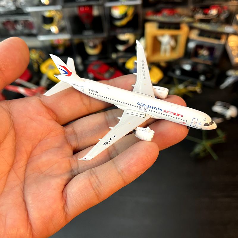 1：400比例合金飞机中国东航首架客机C919成品模型礼品级收藏品